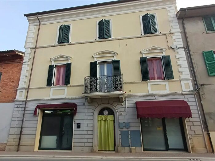 Casa con 8 locali in vendita in Via Fratelli Braschi, Montepulciano