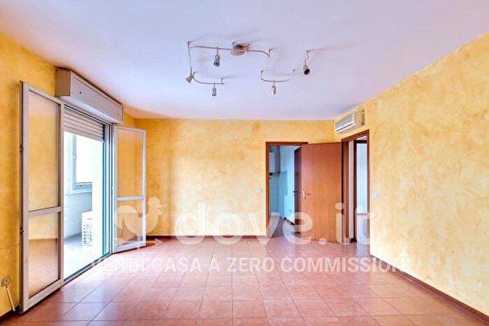 Appartamento trilocale in vendita in Piazza Grazia Deledda, Parma