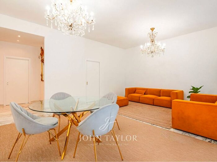 Appartamento con 5 locali in affitto in Largo La Foppa, Moscova, Milano