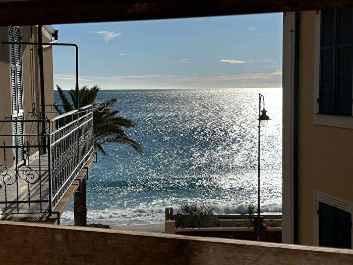 Appartamento quadrilocale in affitto in Varigotti, Finale Ligure