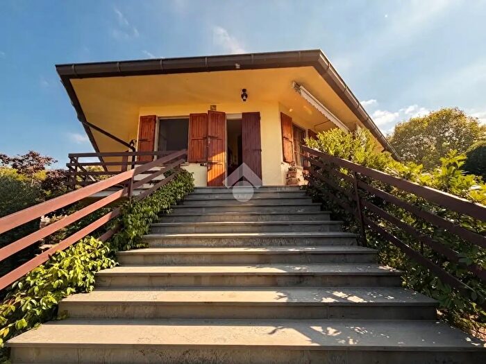 Casa trilocale in vendita in Via Campogrande, Neviano Degli Arduini
