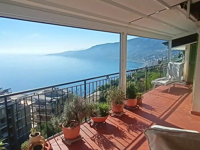 Appartamento trilocale in vendita in CSo Garibaldi, Ospedaletti