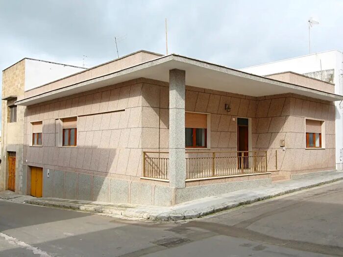 Casa trilocale in vendita in Via Bernini, Matino