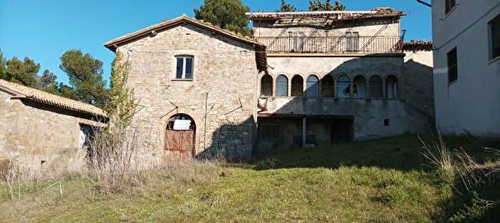 Casa con 6 locali in vendita in Località Santa Margherita Campagna, Assisi