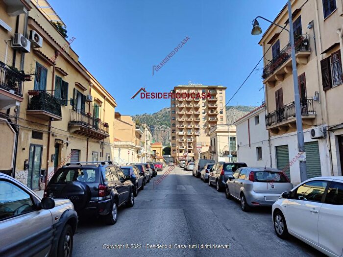 Appartamento trilocale in vendita in Via Sacra Famiglia Palermo Pa Italia, Palermo