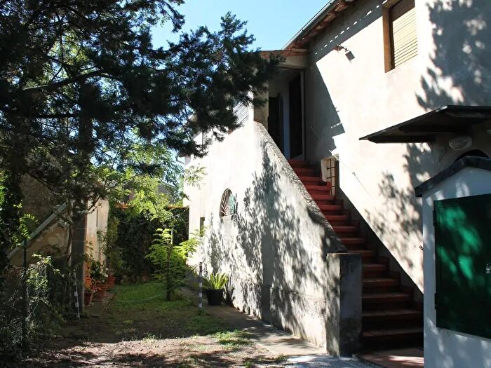 Casa con 6 locali in vendita in Palaia
