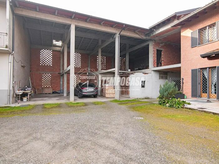 Case in Vendita e in Affitto - 2