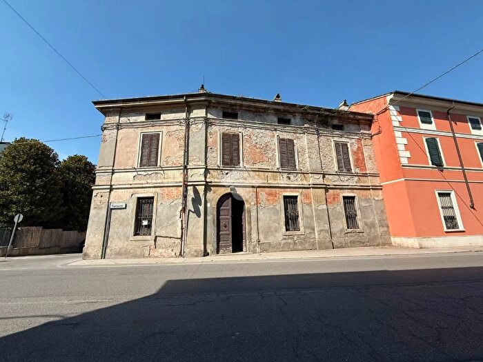 Casa con 10 locali in vendita in Via Bassa, Piadena Drizzona