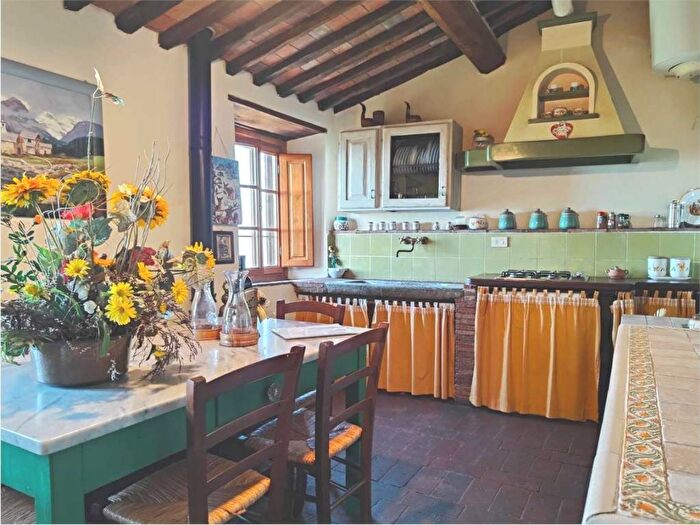 Appartamento con 5 locali in affitto in Via di Petrognano, Petrognano San Gennaro, Capannori