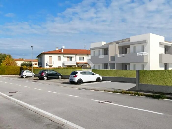 Appartamento trilocale in vendita in Via Enopolio, Salgareda