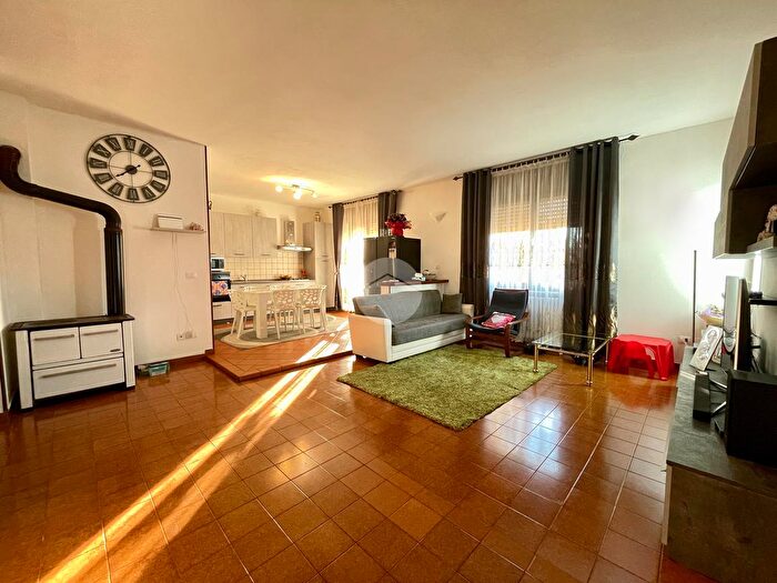 Appartamento trilocale in vendita in Via Carlo Marx, Castelnuovo Del Garda