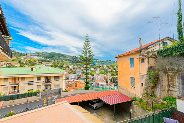 Appartamento trilocale in vendita in Strada Sen Ernesto Marsaglia, Sanremo