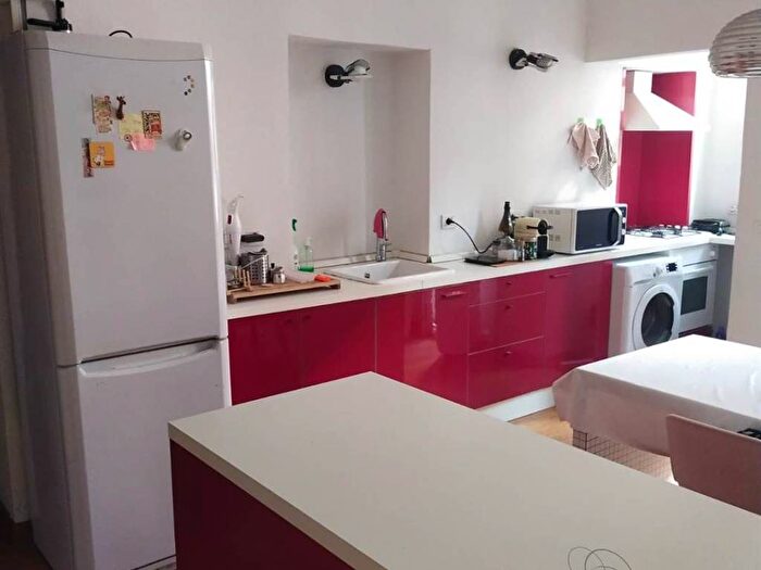 Appartamento trilocale in affitto in via Lipari, Dezza, Milano