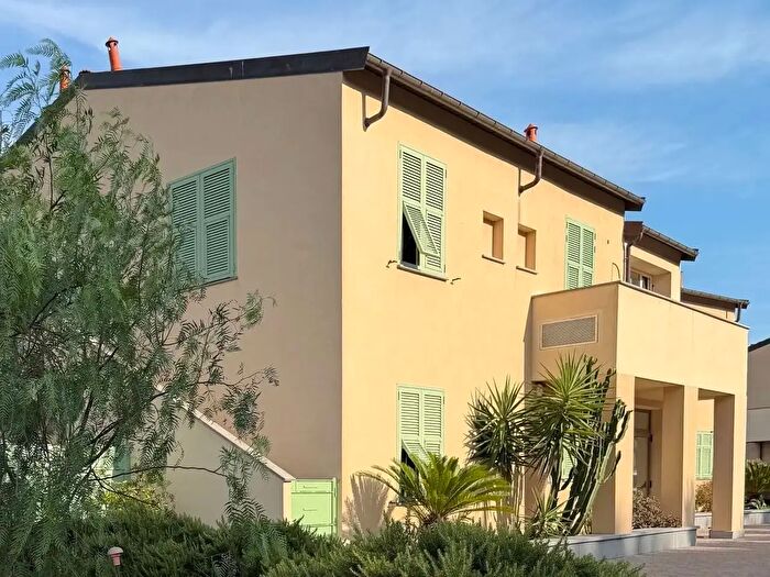 Appartamento trilocale in vendita in Imperia