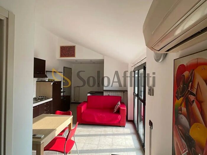 Appartamento bilocale in affitto in Via Agosti, Legnano