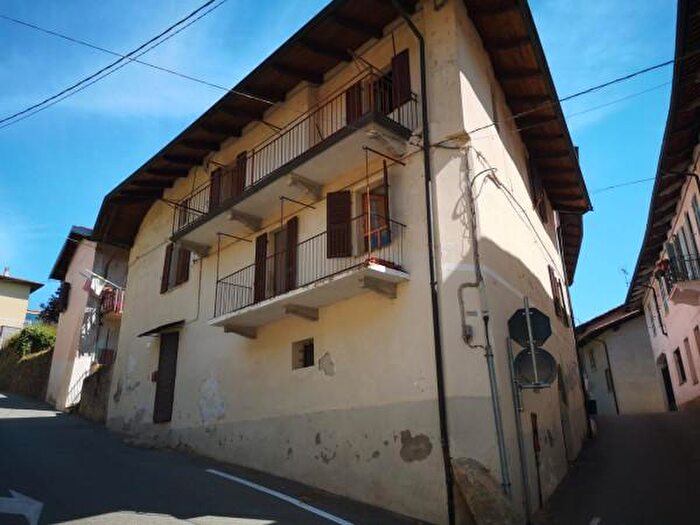 Casa con 6 locali in vendita in Via Roma, Salussola