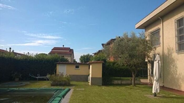 Casa in vendita in Cascina