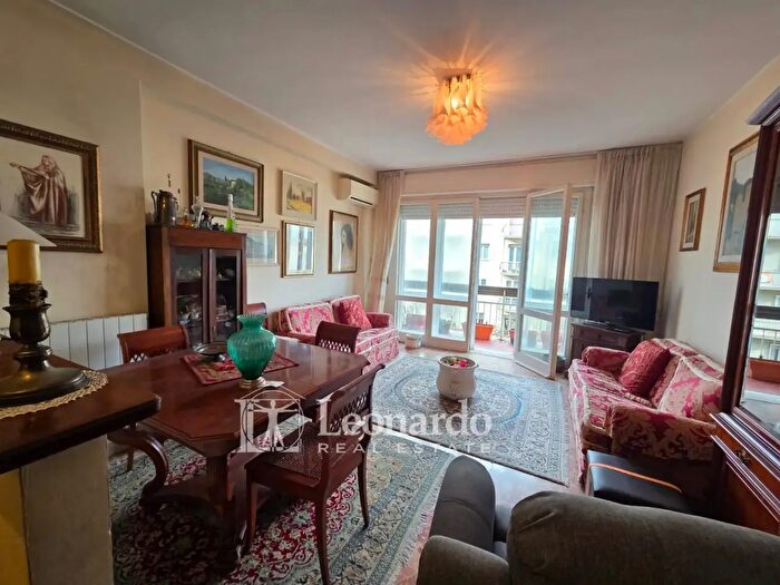 Appartamento con 5 locali in vendita in Via Cardinale Pellegrinetti, Camaiore