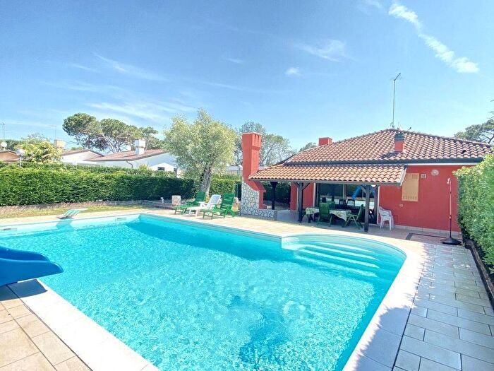 Casa quadrilocale in affitto in Via dei Daini, Isola Albarella, Rosolina