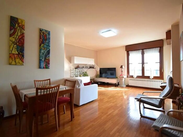 Appartamento quadrilocale in vendita in Via G Cimabue, Monza