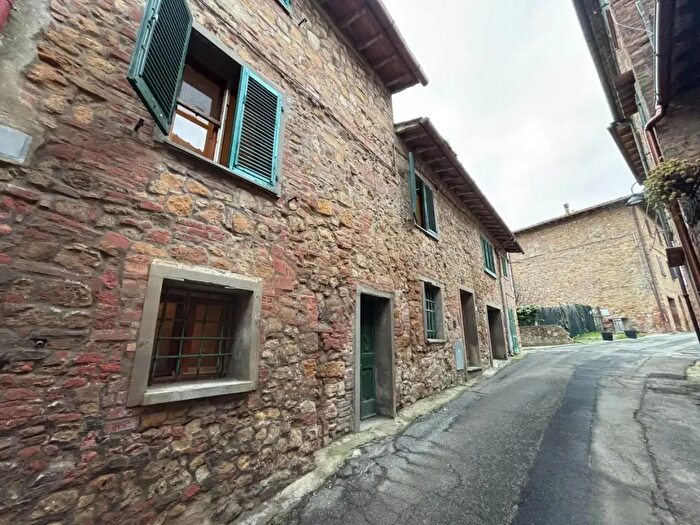 Casa con 6 locali in vendita in Montaione