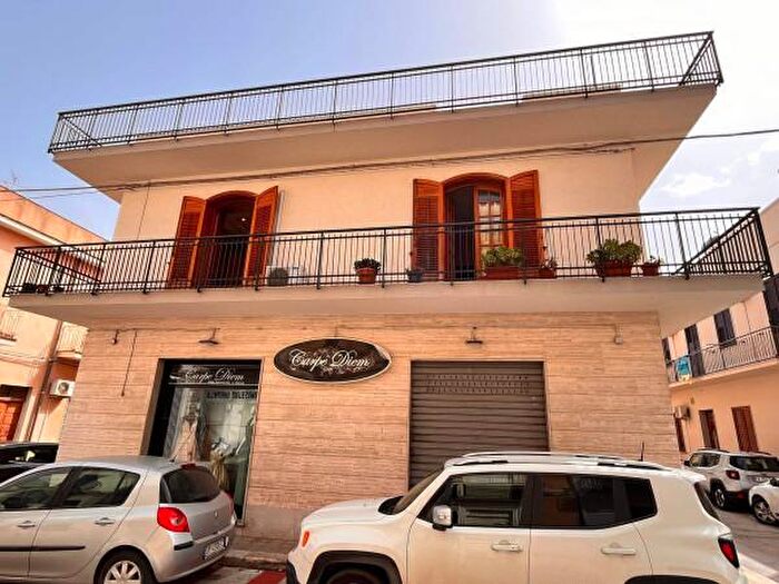 Casa con 6 locali in vendita in Via Mario Rapisardi Traversa, Avola
