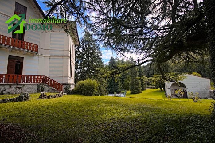 Casa con 10 locali in vendita in Via Pieve, Velo DAstico