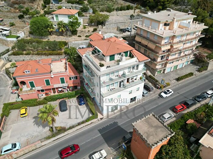 Appartamento trilocale in vendita in Via Arziglia, Bordighera