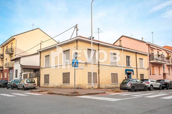 Casa con 8 locali in vendita in Via Bellini, Moncalieri