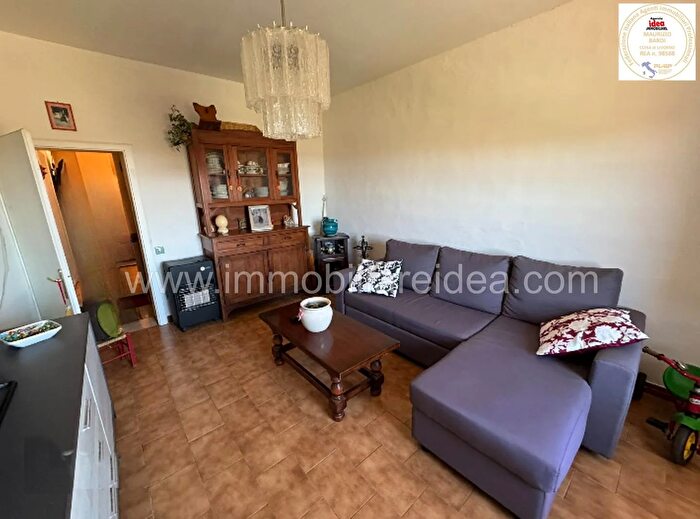 Casa con 6 locali in vendita in Castellina Marittima