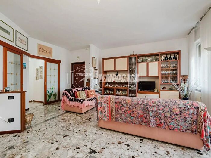 Appartamento trilocale in vendita in Piazza San Lorenzo, Trezzano Sul Naviglio