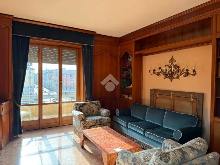 Appartamento quadrilocale in vendita in Via Giuseppe Pecchio, Milano