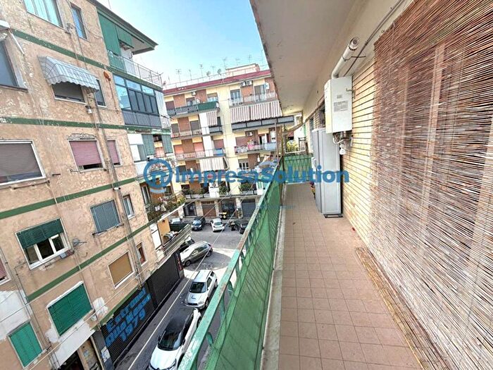 Appartamento trilocale in affitto in Via Francesco Provenzale, Ponti Rossi, Napoli