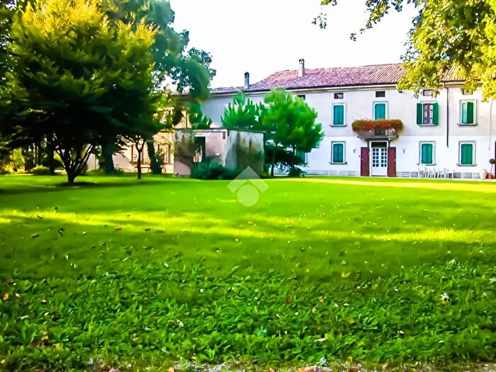 Casa con 5 locali in vendita in Via Sp, Colorno