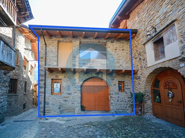 Casa trilocale in vendita in Via San Antonio, Capo Di Ponte