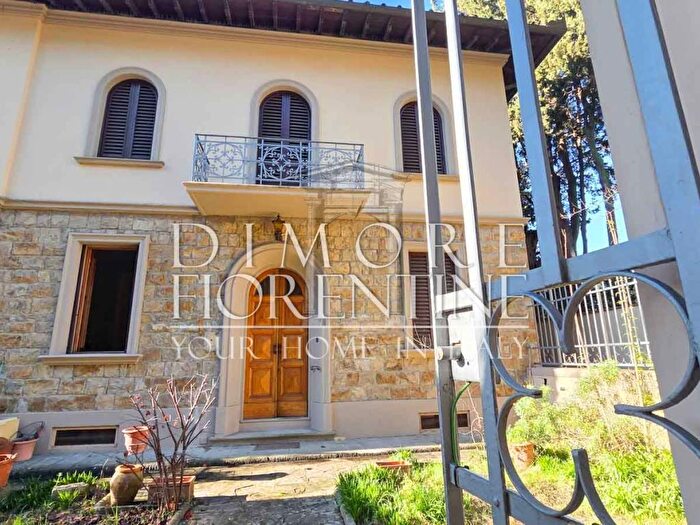 Appartamento con 6 locali in affitto in Via del Bobolino, Michelangelo Poggio Imperiale, Firenze