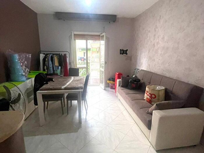 Appartamento trilocale in affitto in Pianura, Napoli