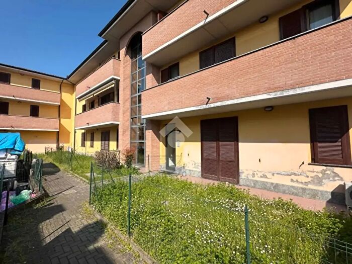 Appartamento trilocale in vendita in Via Dante Alighieri, Crespiatica