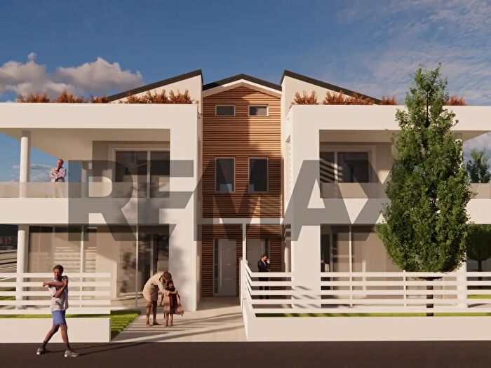 Appartamento trilocale in vendita in Via Cervino, Aprilia