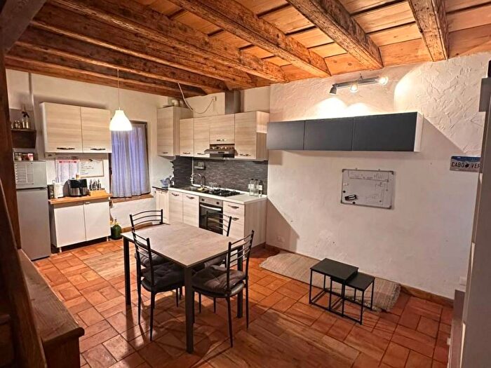 Appartamento bilocale in affitto in Vicolo del Laghetto, Loggia Garibaldi, Brescia