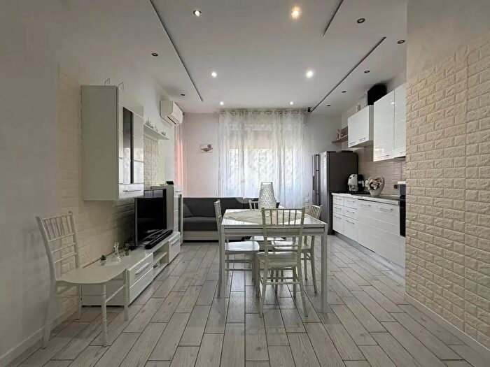 Appartamento trilocale in vendita in Via Alfonsine, Signa