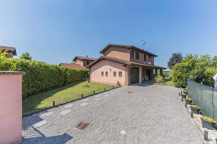 Casa con 6 locali in vendita in Via Bassa, San Giorgio Di Piano