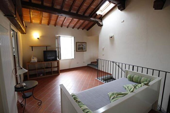 Appartamento bilocale in affitto in Via di Montecarlo, Montecarlo