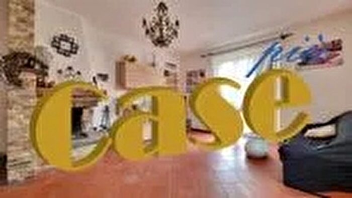 Casa con 8 locali in vendita in Massarosa