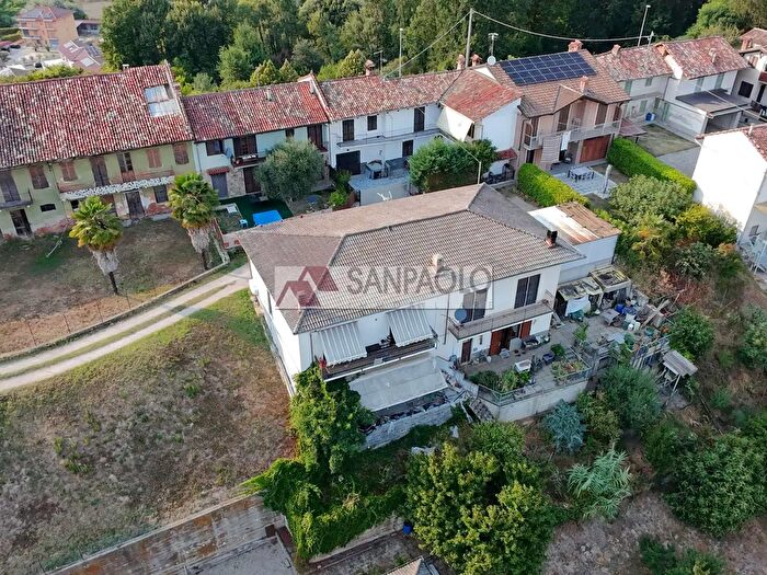 Appartamento quadrilocale in vendita in Via Rontomellone, Vezza D'Alba
