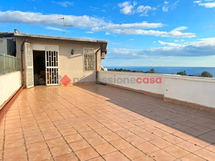 Appartamento con 5 locali in vendita in Via Madonna delle Lacrime, San Giovanni La Punta