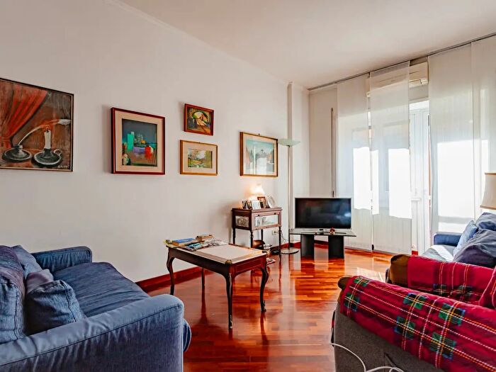 Appartamento trilocale in vendita in Via Cardinal Salotti Snc, Roma