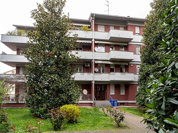 Appartamento trilocale in vendita in Via Callani, Parma