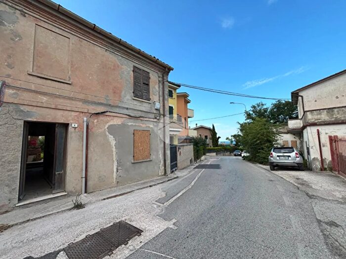 Casa trilocale in vendita in Via del Carmine, Fano