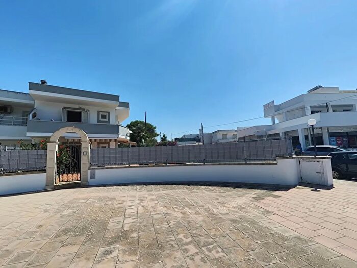 Casa trilocale in vendita in Lido Marini Ugento, Ugento